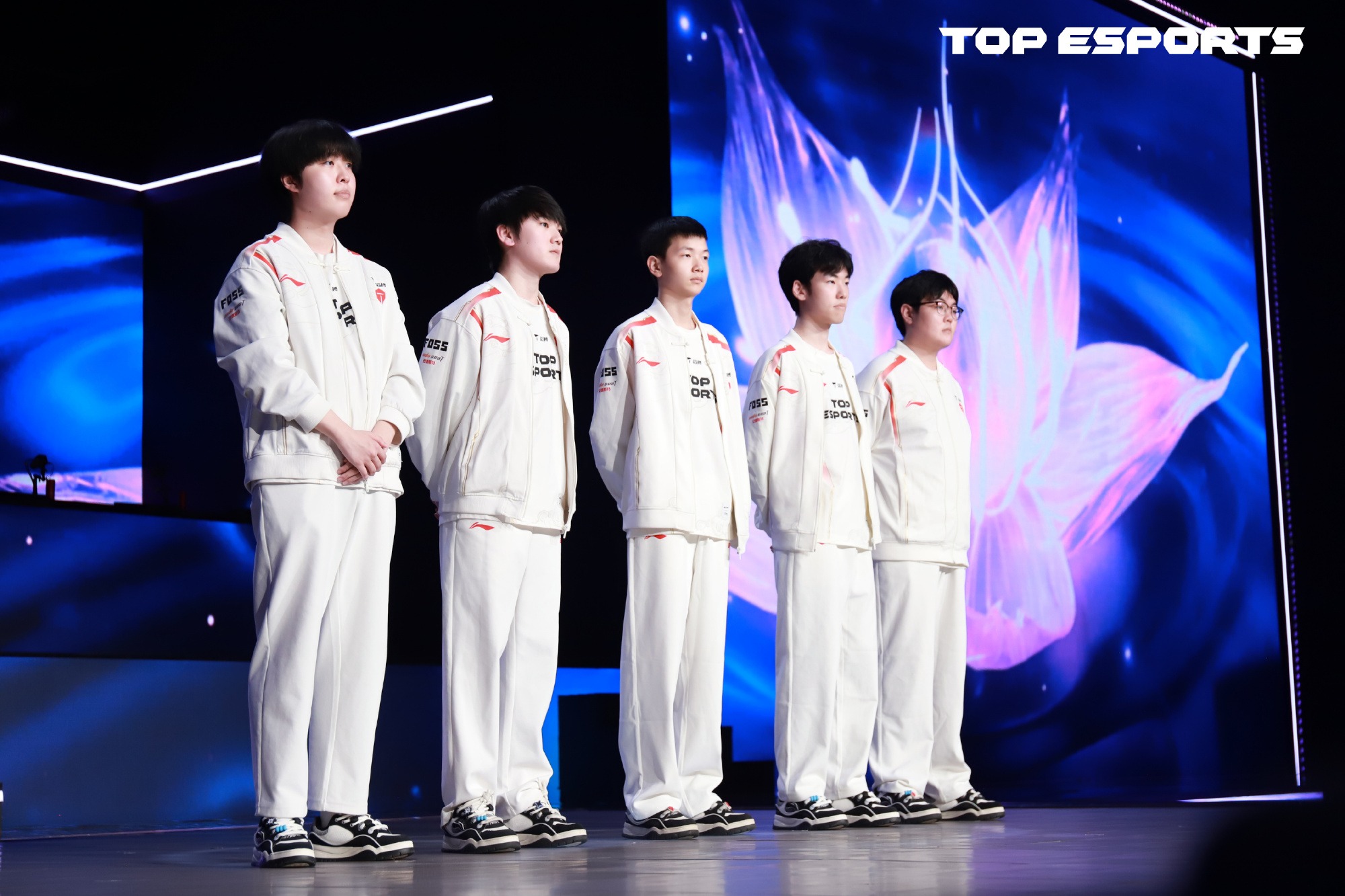 Rookie关键节点高光表现,TES带队取胜!的简单介绍 Rookie关键节点高光表现,TES带队取胜!的简单介绍